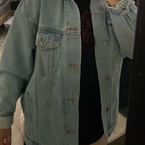 Brandy Melville Oversized Jean jacket - Picture 3 of 4